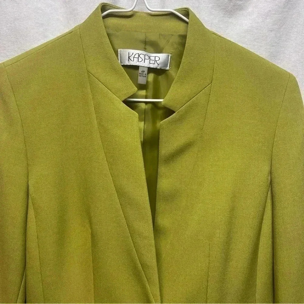 Kasper, woman blazer, size 4P, green, for work and special occasion,one button - Picture 3 of 9